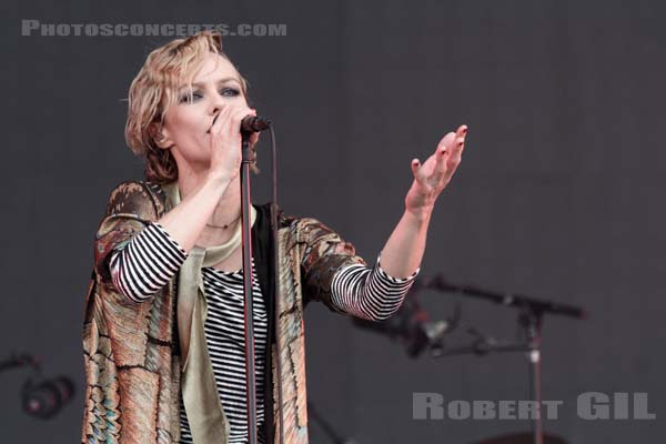 VANESSA PARADIS - 2014-06-29 - PARIS - Hippodrome de Longchamp - 